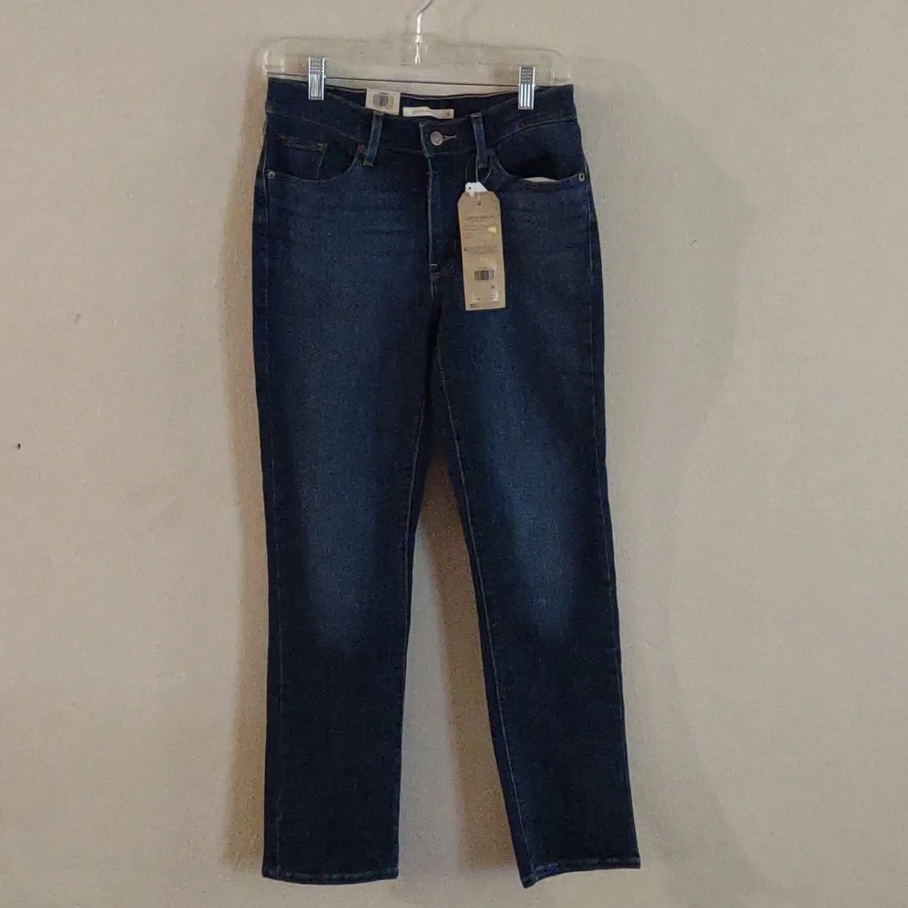 🆕 Levi's Sculpt Classic Straight mid rise Jeans Size 4 - Picture 2 of 10